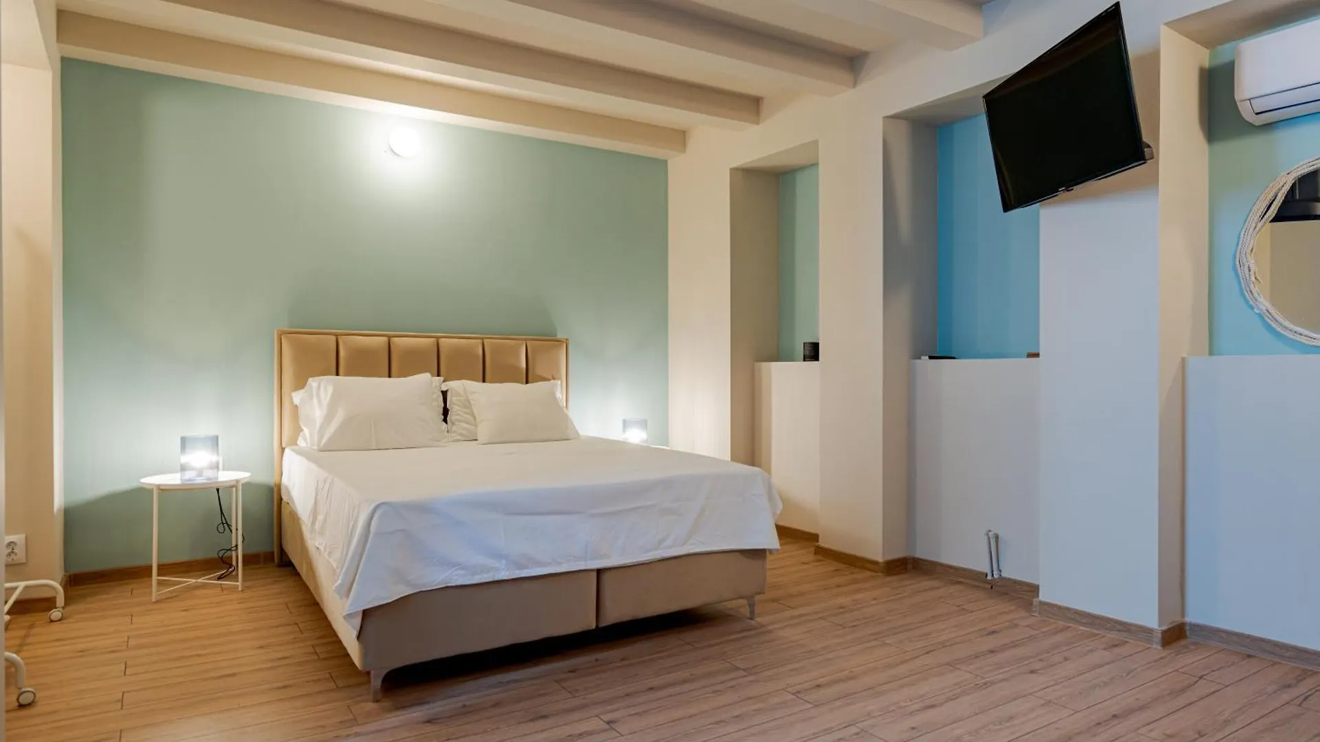 Romana Boutique Bucharest 0*,  Romania